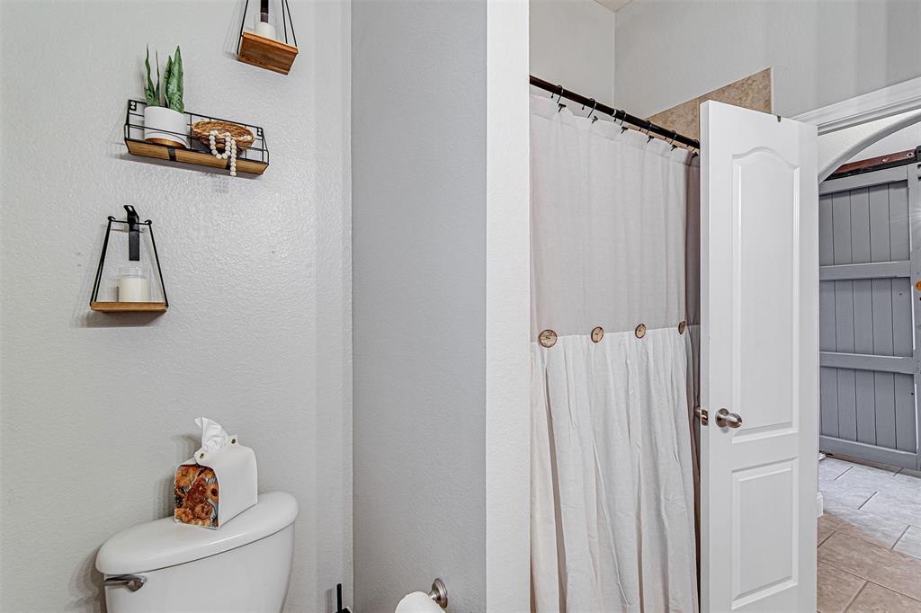 1143 Clairemont Lane