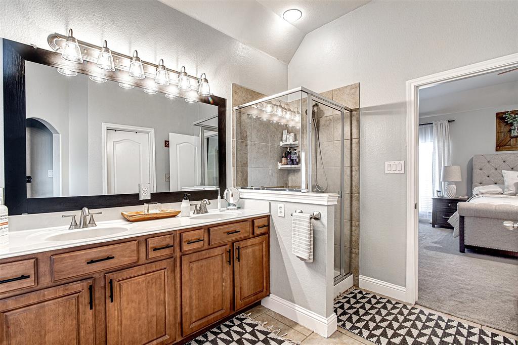 1143 Clairemont Lane