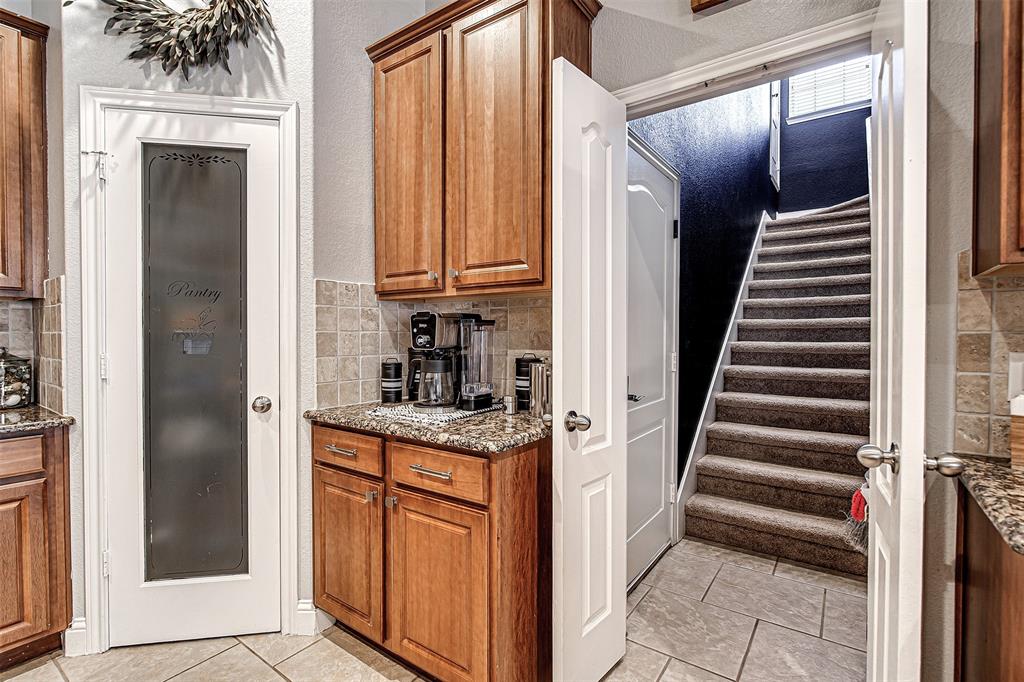 1143 Clairemont Lane