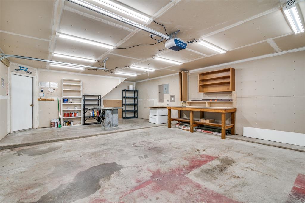 1411 Foxwood Lane