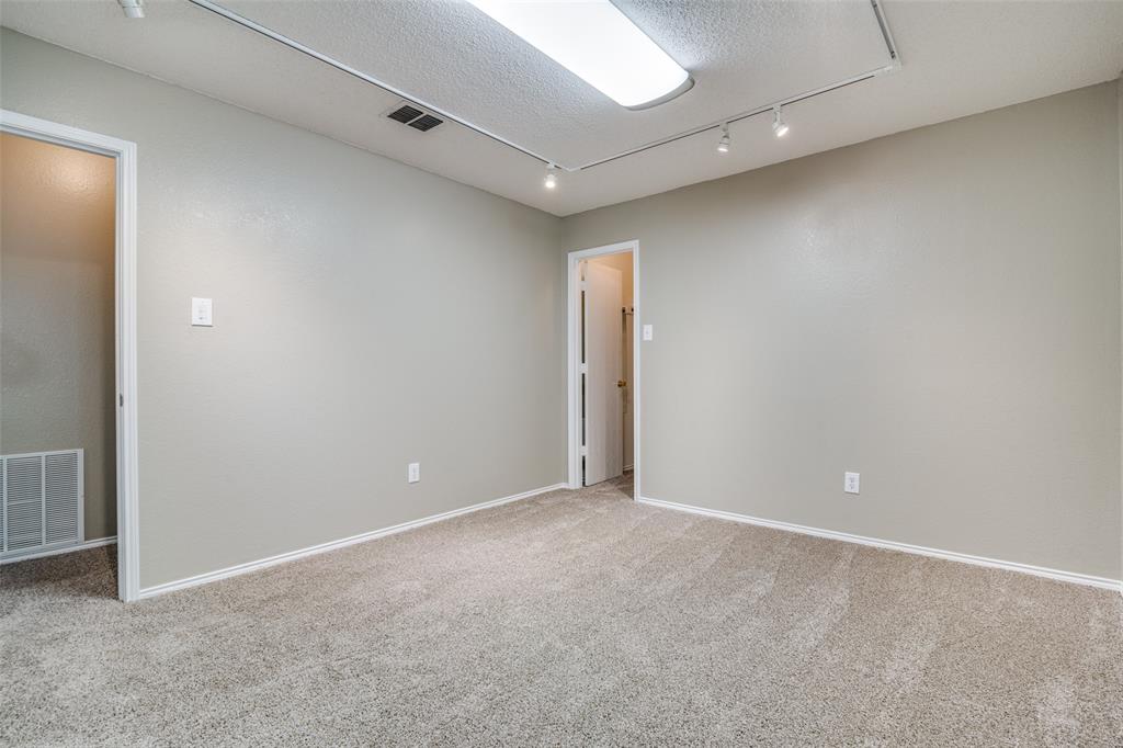 1411 Foxwood Lane