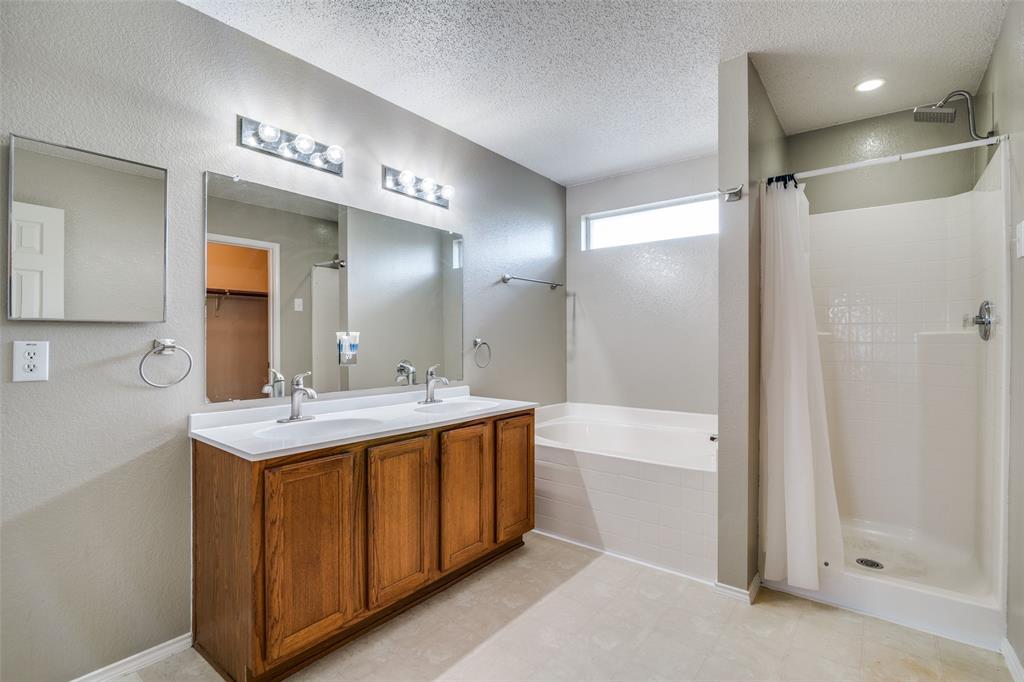 1411 Foxwood Lane