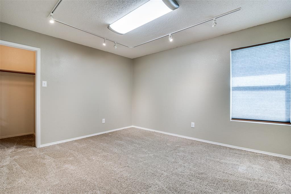 1411 Foxwood Lane