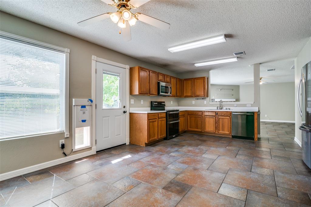 1411 Foxwood Lane