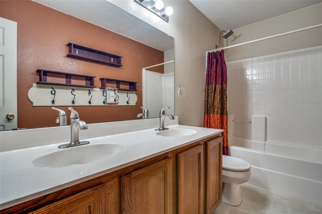 1411 Foxwood Lane