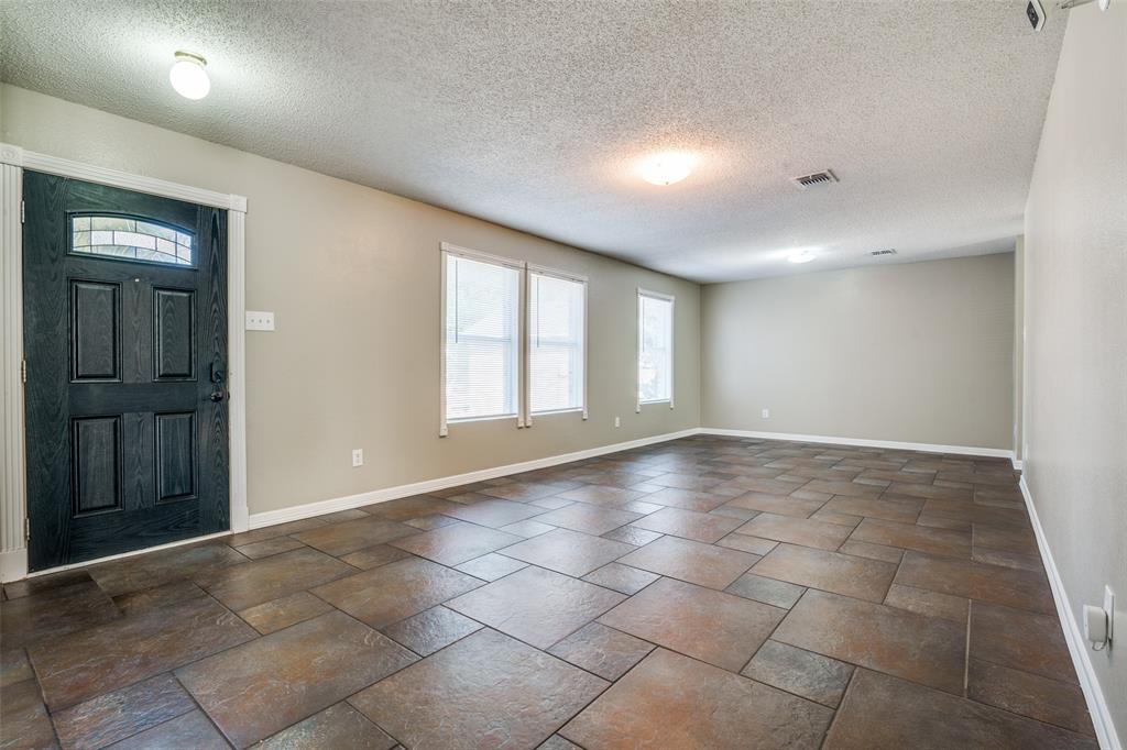 1411 Foxwood Lane