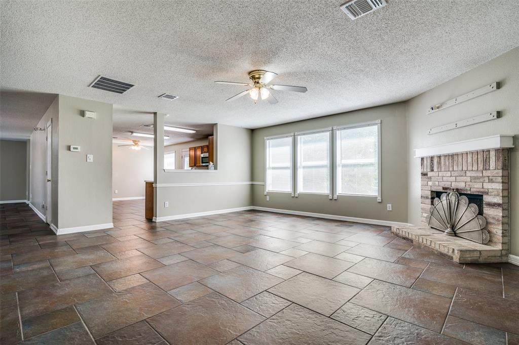 1411 Foxwood Lane