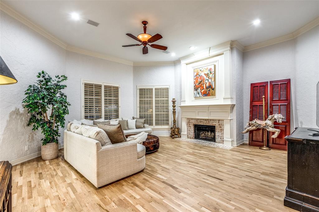 802 Parkwood Court