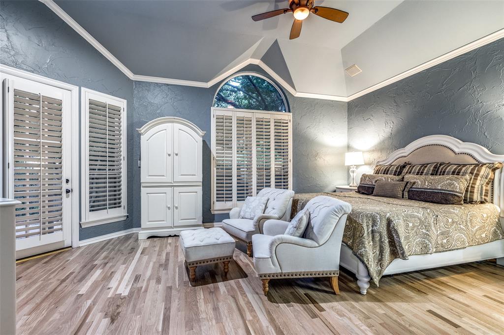 802 Parkwood Court