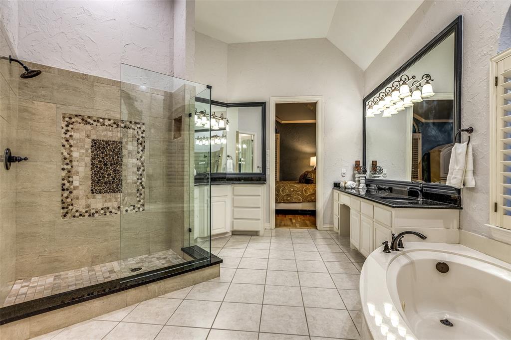 802 Parkwood Court