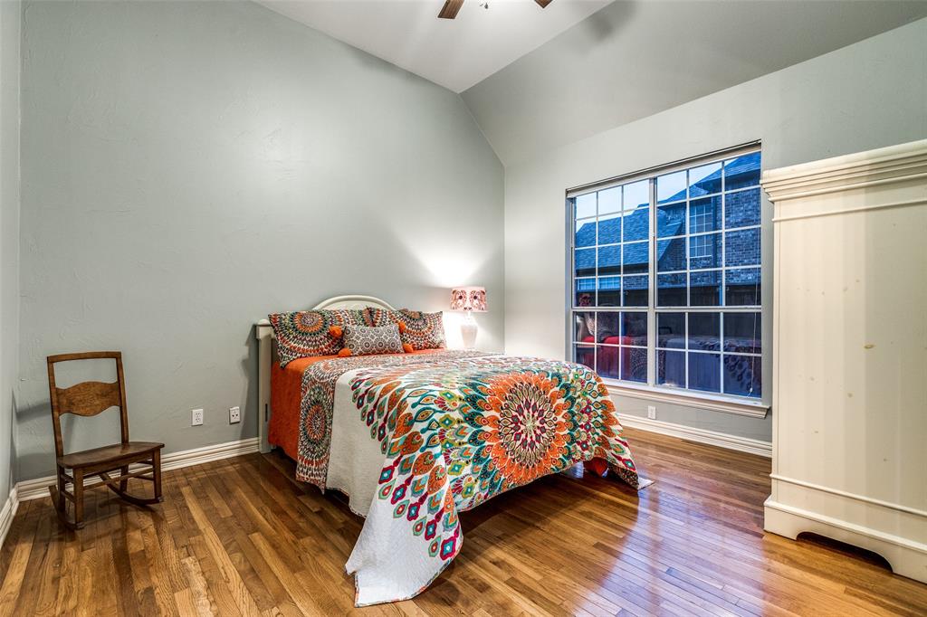 802 Parkwood Court