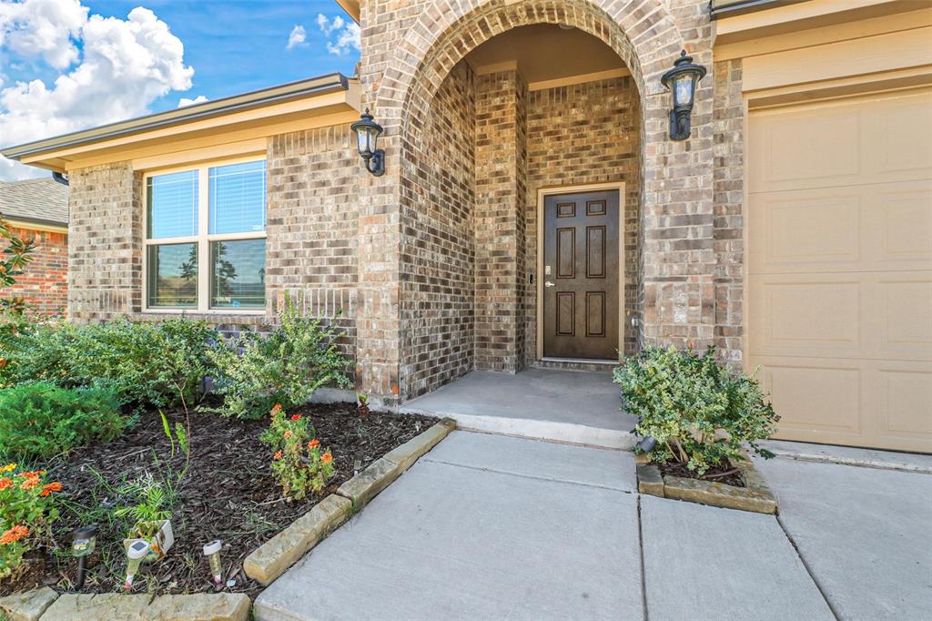 1105 Faringdon Drive