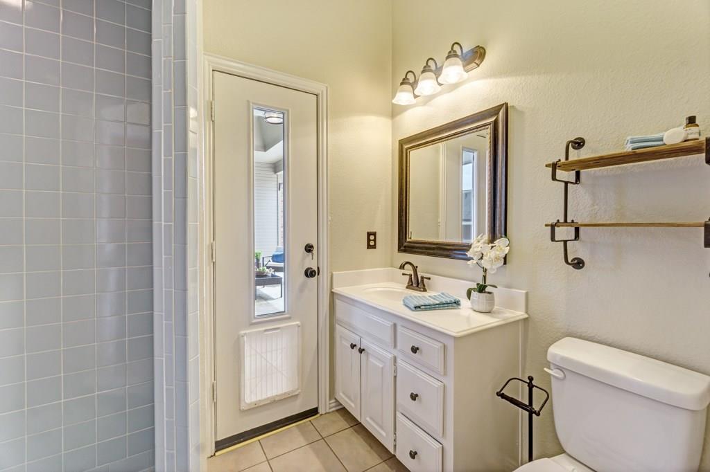 3924 Woodlawn Lane