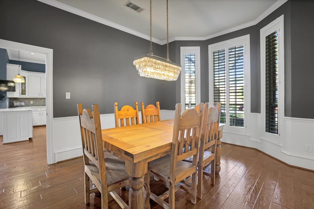3924 Woodlawn Lane