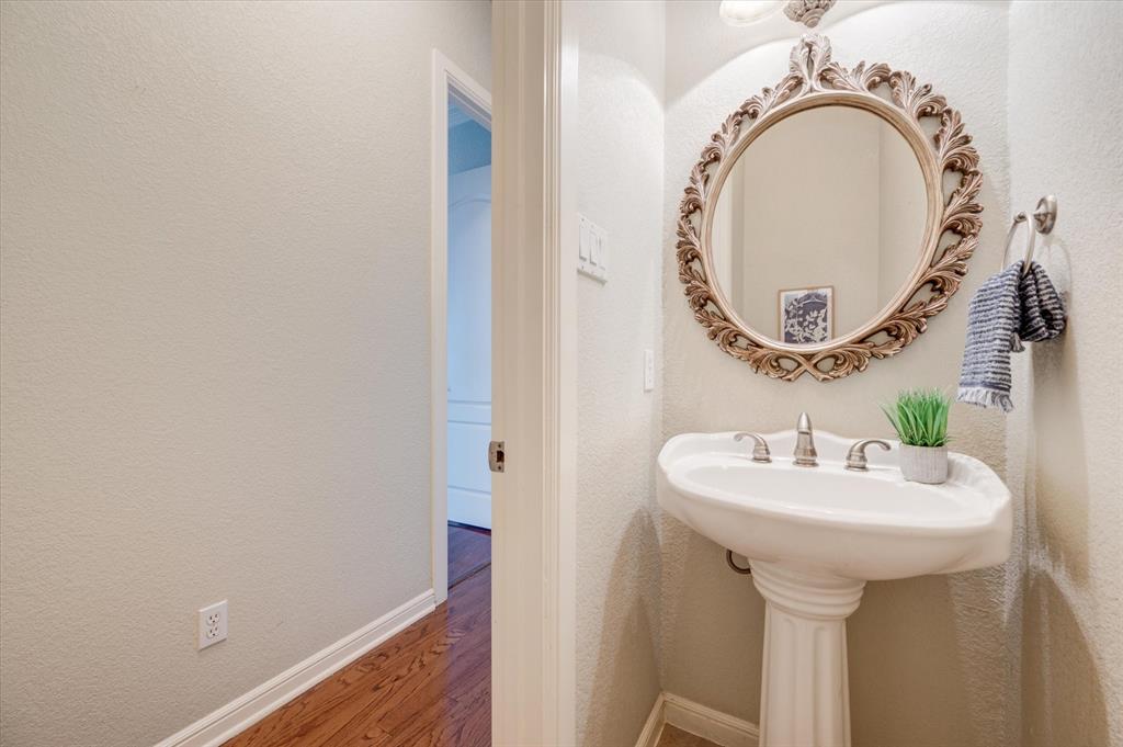 8321 Flat Rock Court