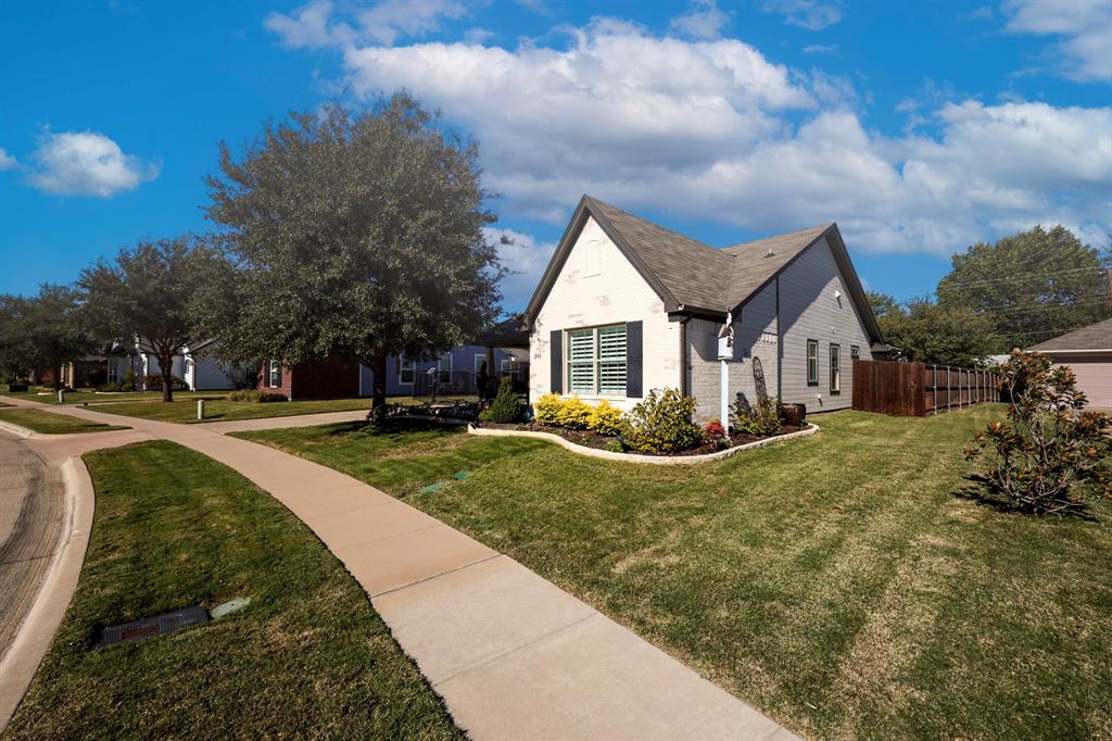 208 Tinker Trail