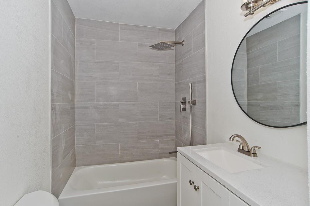913 Cove Trail