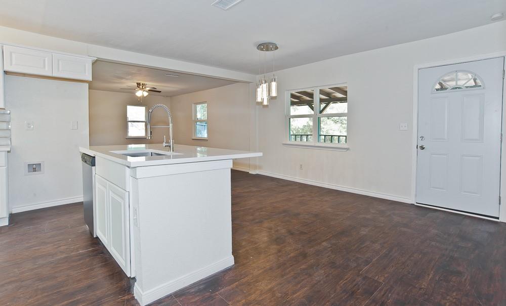 913 Cove Trail
