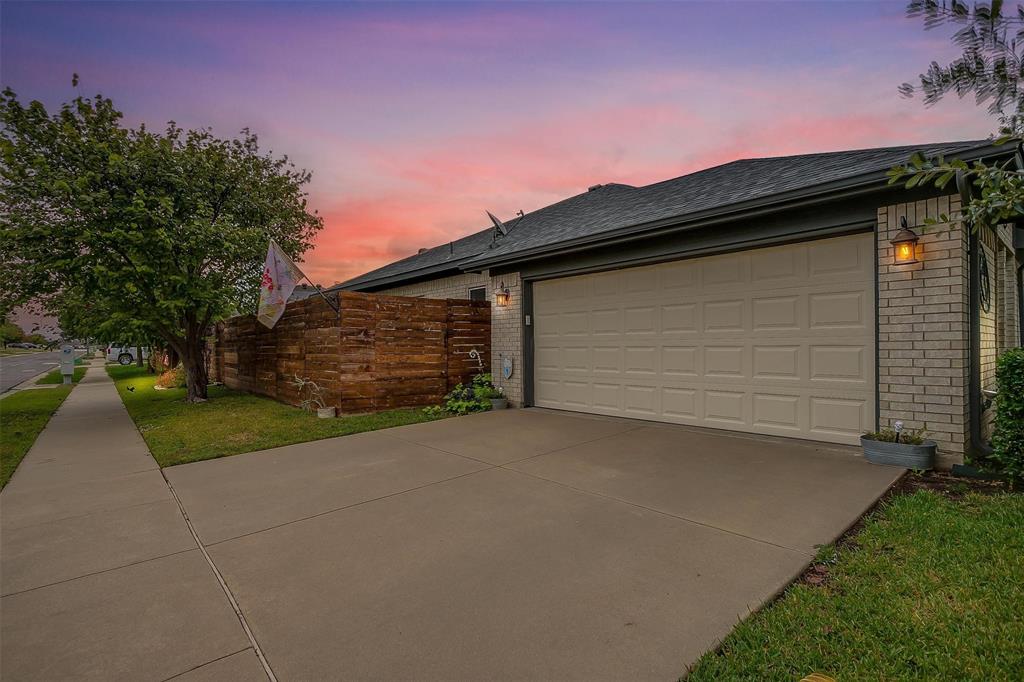 908 Golden Aster Court