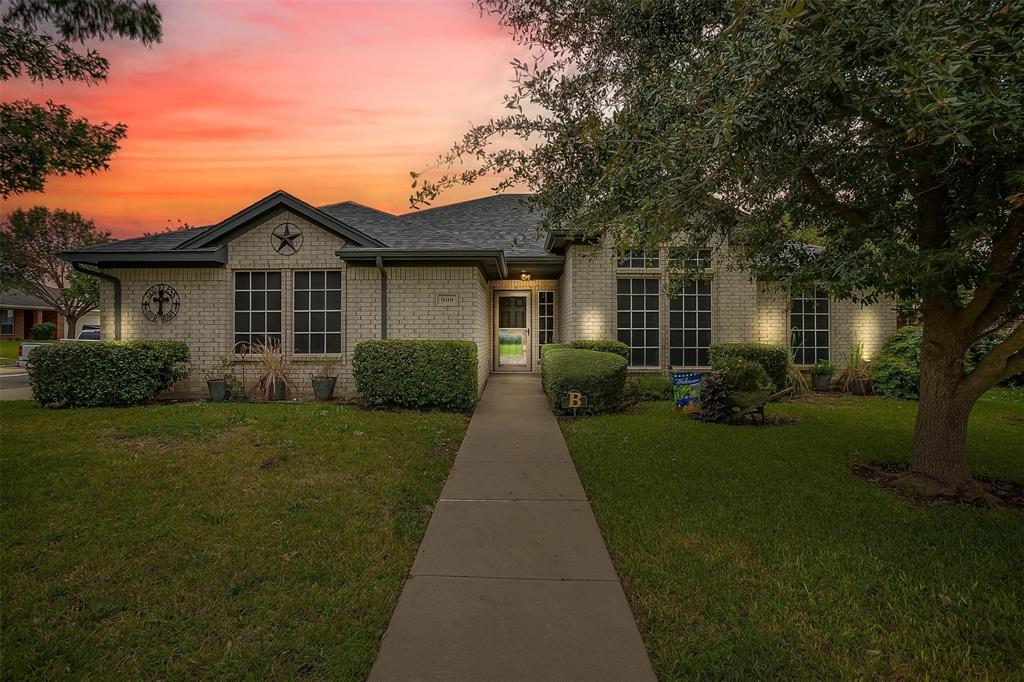 908 Golden Aster Court