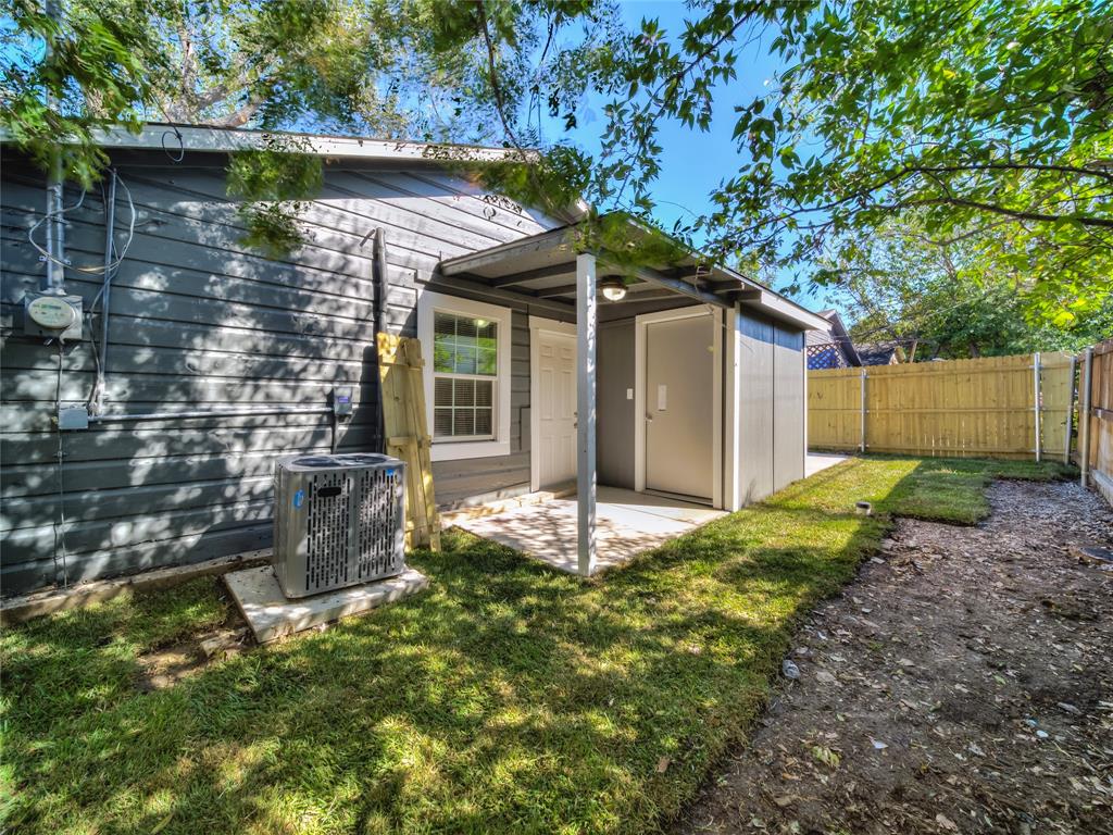 6717 Half Main Street