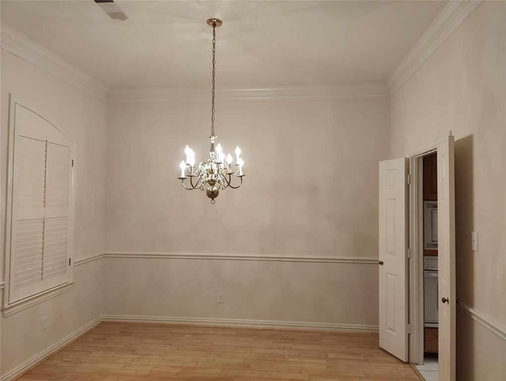 609 Sunningdale