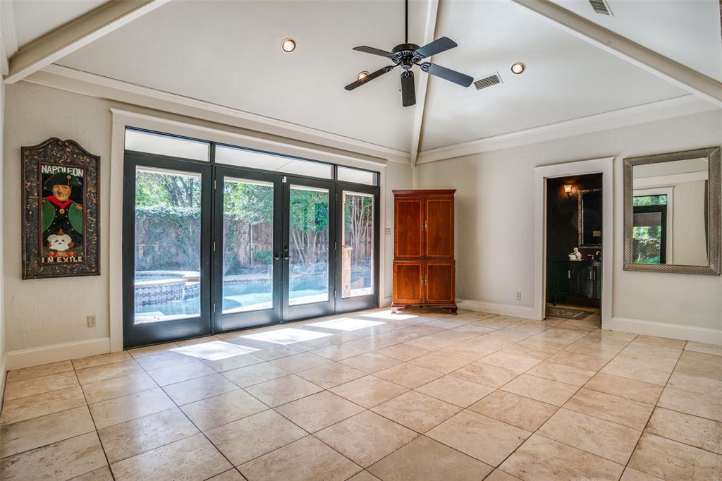 2801 Carriage Trail