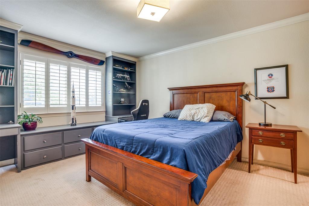 2801 Carriage Trail