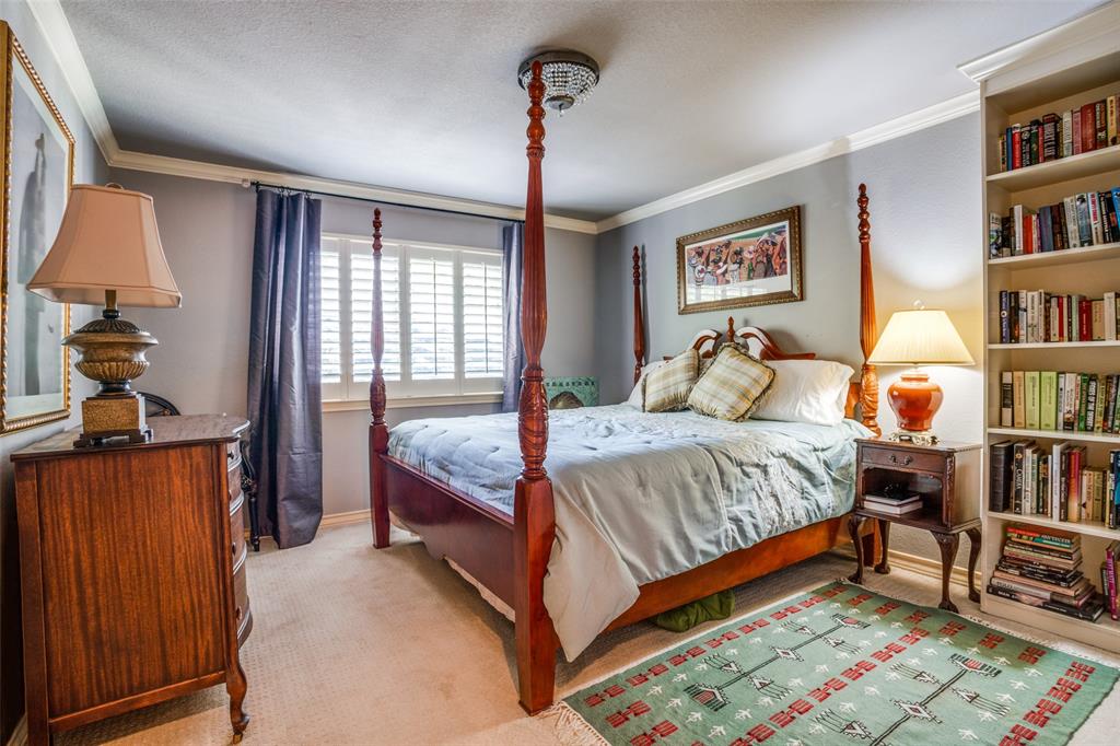 2801 Carriage Trail