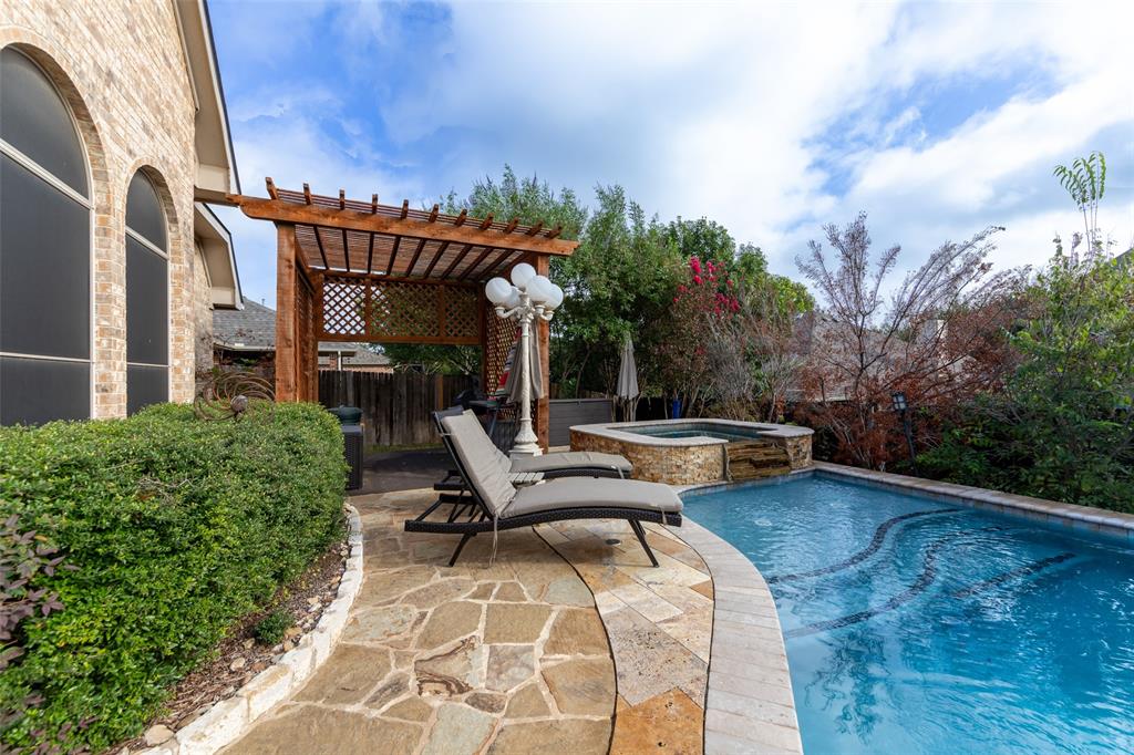 909 Monticello Drive