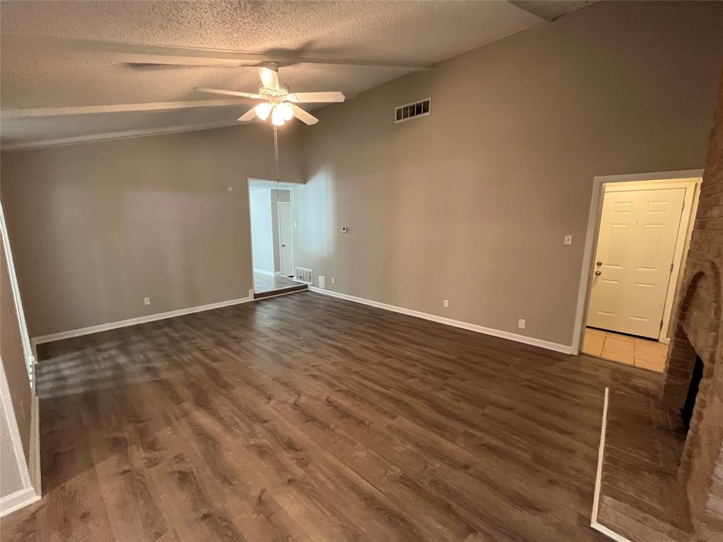 10 Merrie Circle