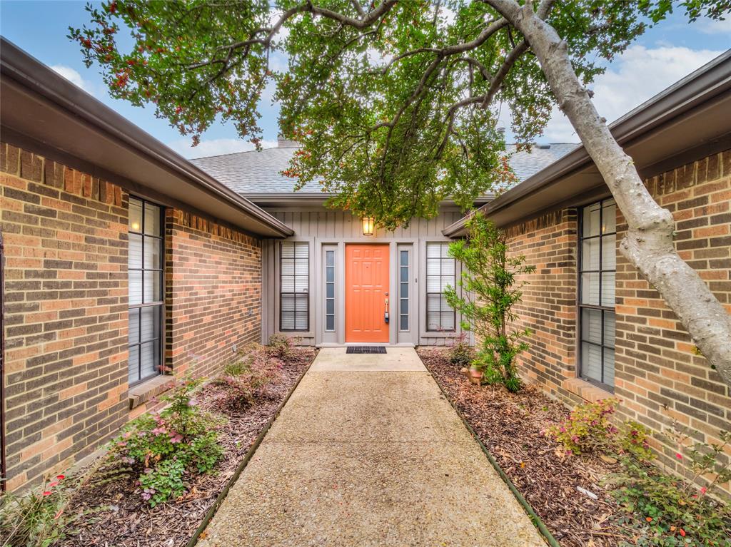 2626 Mariposa Circle