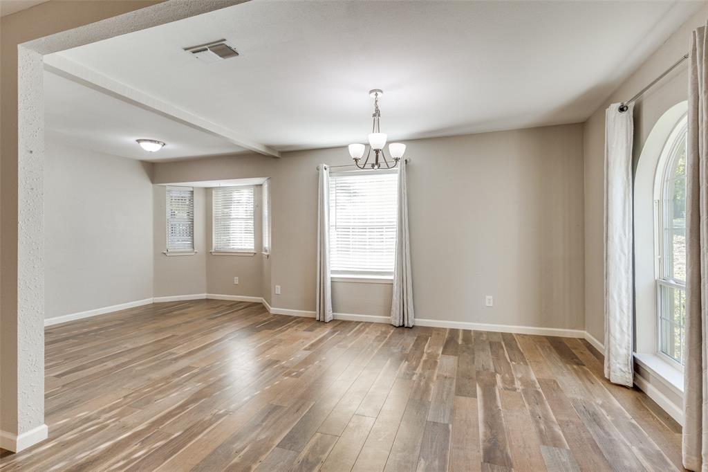 16 Spring Oaks Road