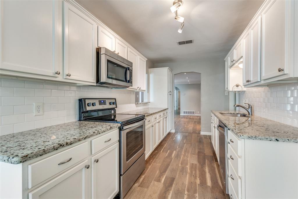 16 Spring Oaks Road