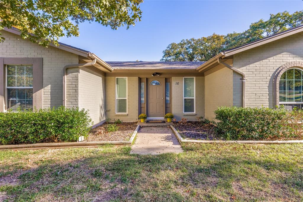 16 Spring Oaks Road