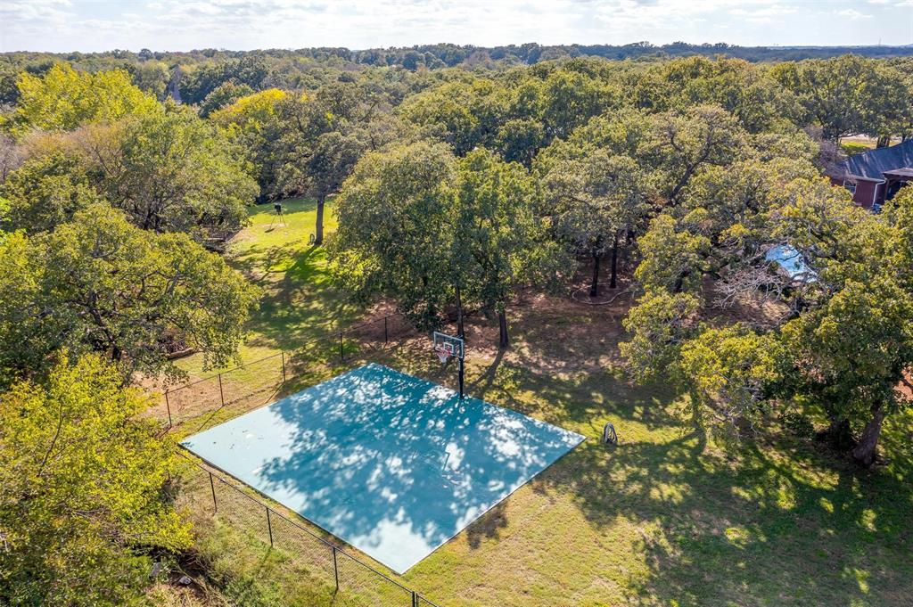 2801 Bent Oaks Drive