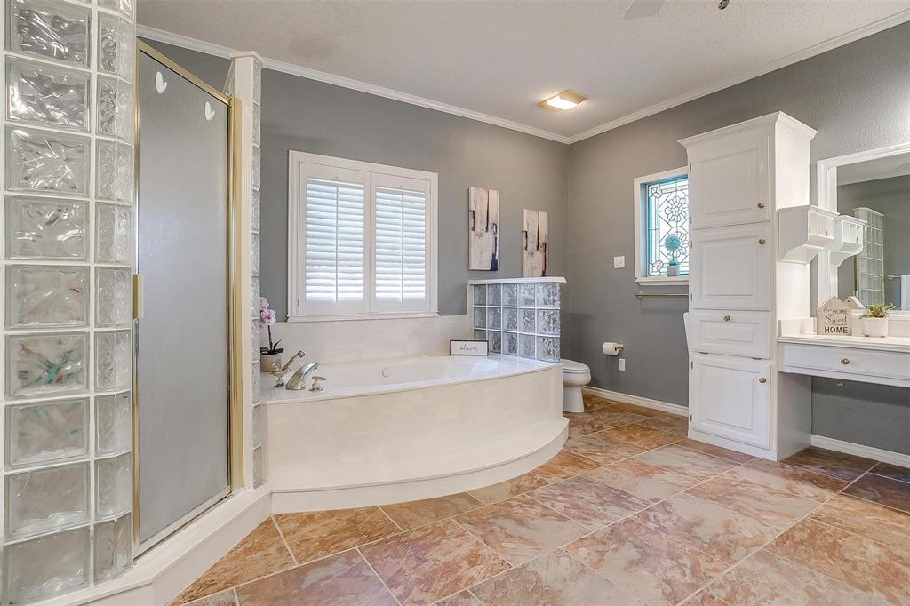 2801 Bent Oaks Drive