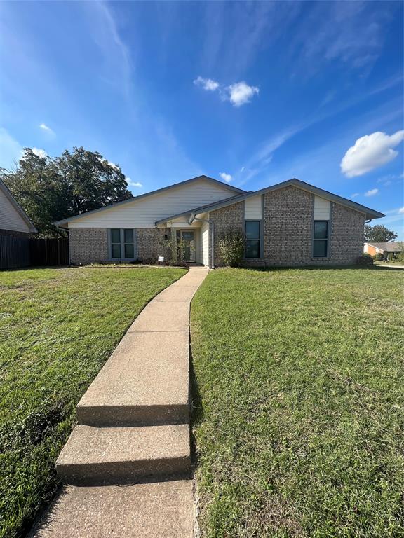 700 Rollingwood Drive