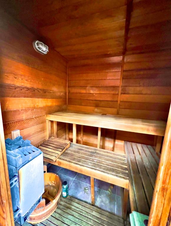 4916 Golfside Drive
