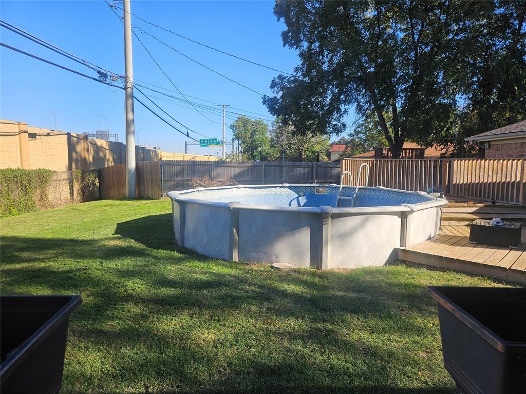 7121 Corona Drive