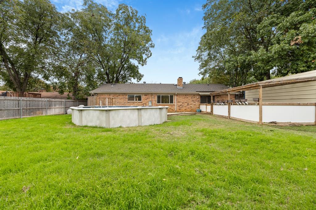 7121 Corona Drive