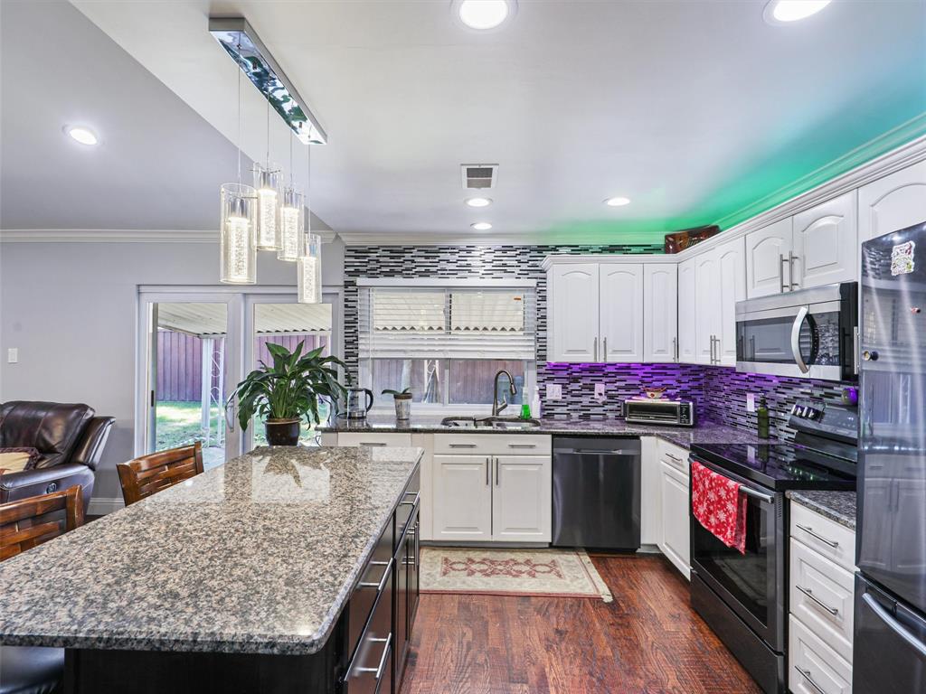 3516 Shorecrest Drive