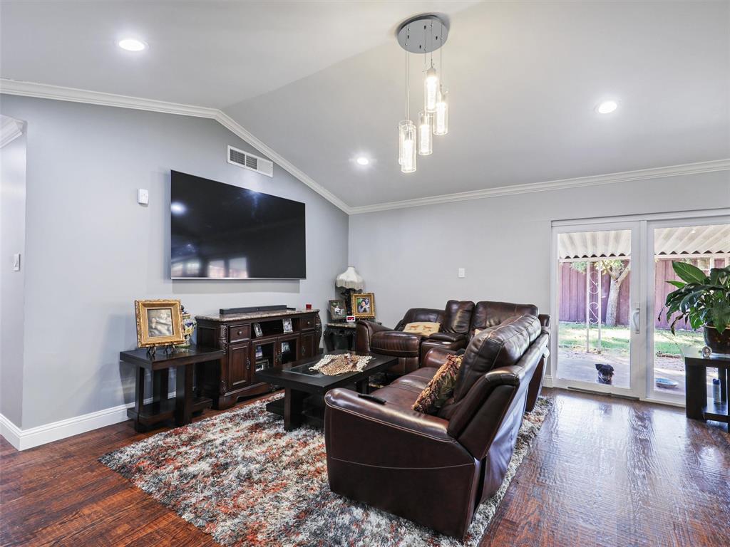 3516 Shorecrest Drive