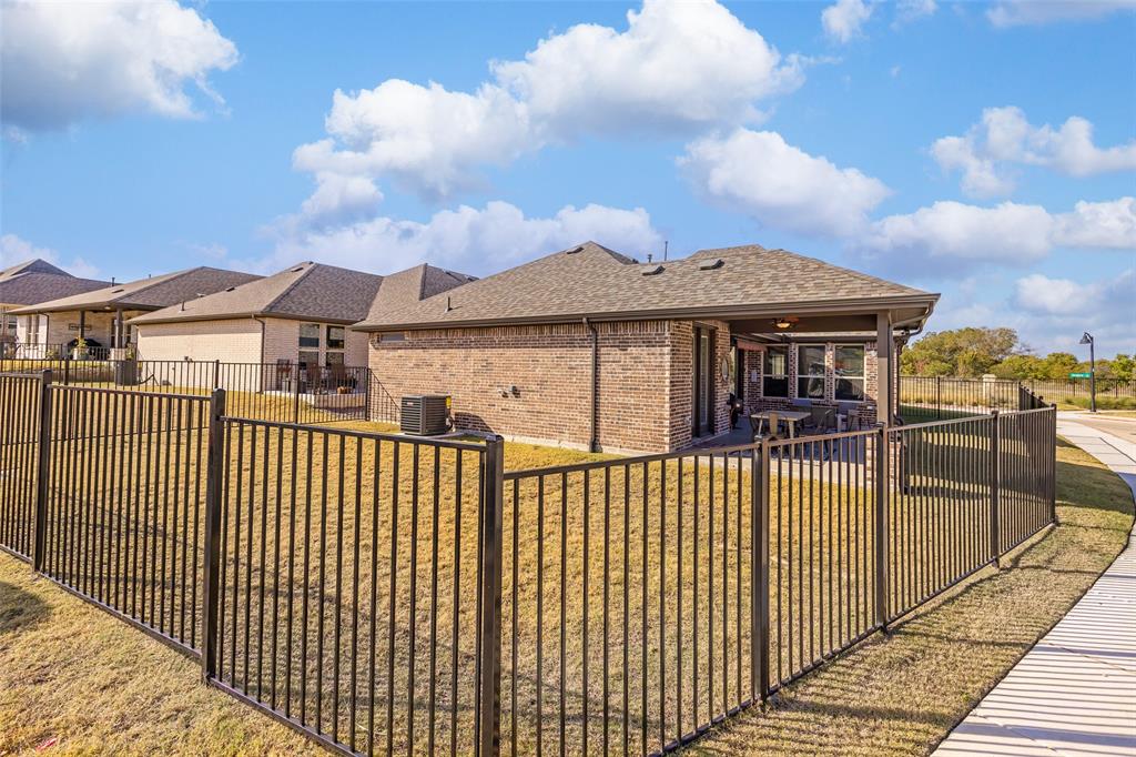 926 Sendera Lane