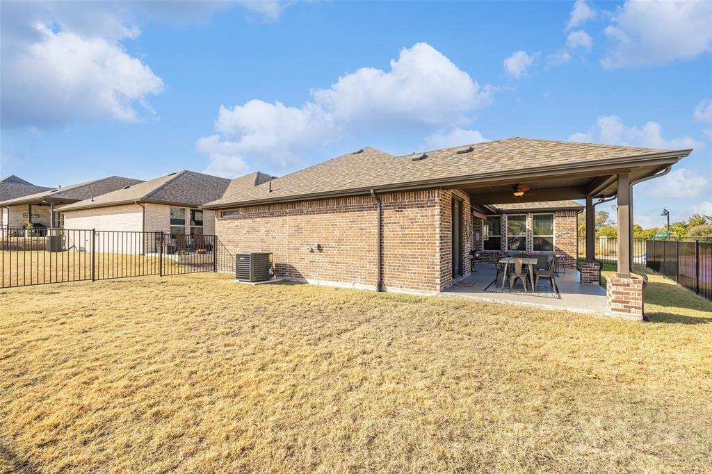 926 Sendera Lane