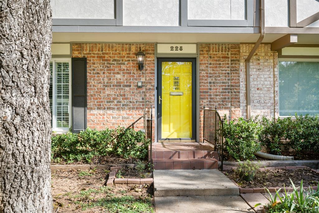 228 Westview Terrace