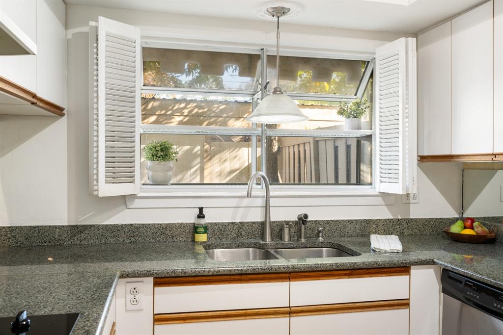 228 Westview Terrace