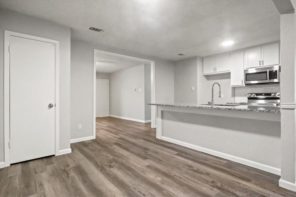 501 Barkridge Trail