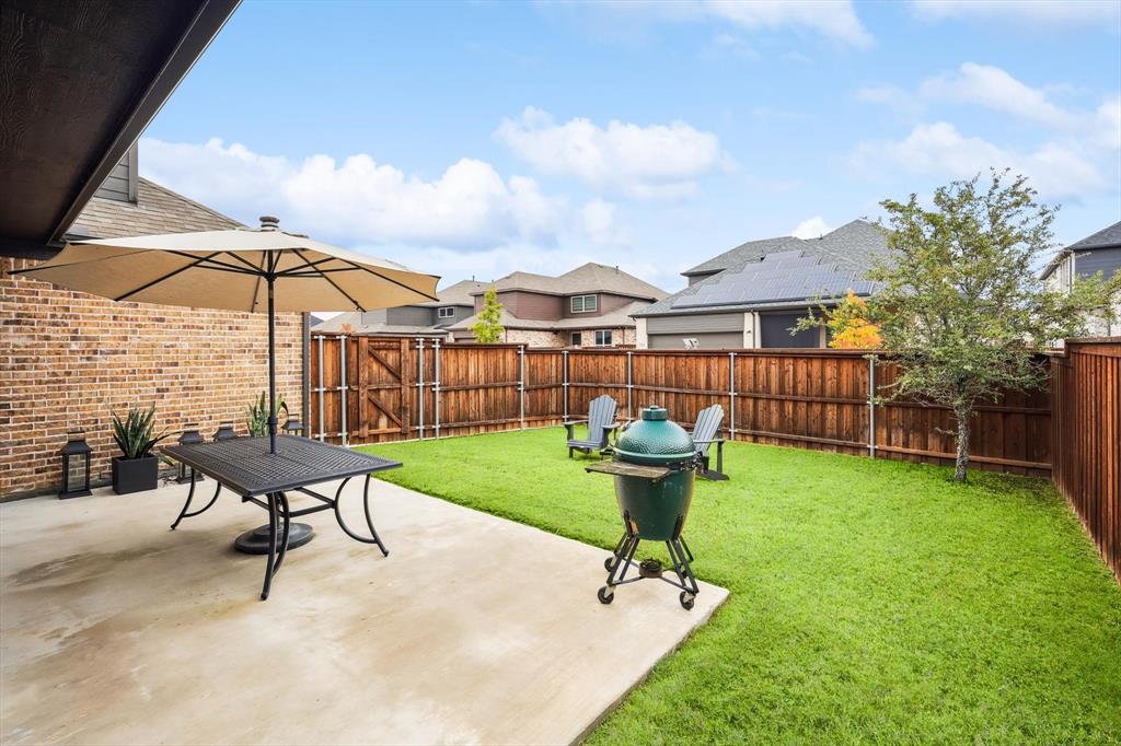 2180 English Ivy Road