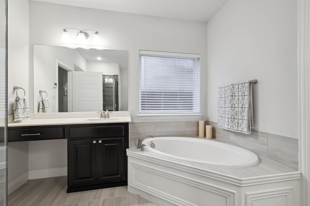 2180 English Ivy Road